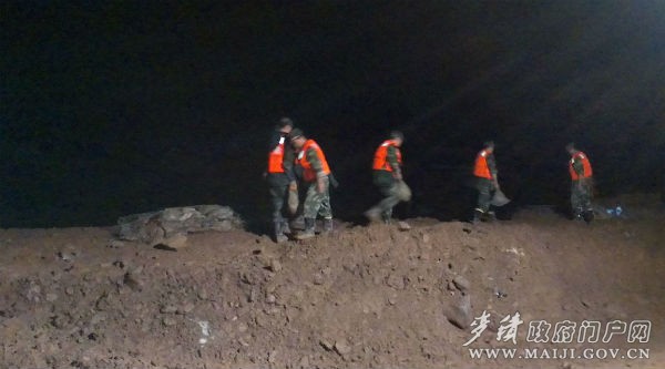 ������ҹ����(zh��n)ʿ��?n��i)�Ȼ�?ji��n)����һ����ȫ���_������Ⱥ������ؔ(c��i)�a(ch��n)��ȫ��