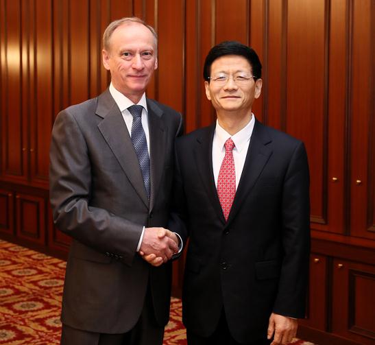 6��19�����й��������ξ�ί�T����������ί��ӛ�Ͻ����ڶ��_˹��ɽ��ϯ����ð�ȫ��(w��)�߼�������H���h���g����Ҋ���_˹(li��n)�ȫ���h�ؕ����������