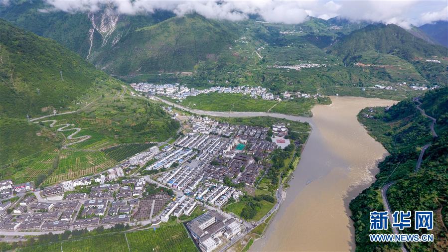 �����Aȫý�^�l������70�ꡤ�^���r(sh��)������ӛ�������L(zh��ng)��·����1����ɺ����f���E��������t܊�L(zh��ng)���Ą������