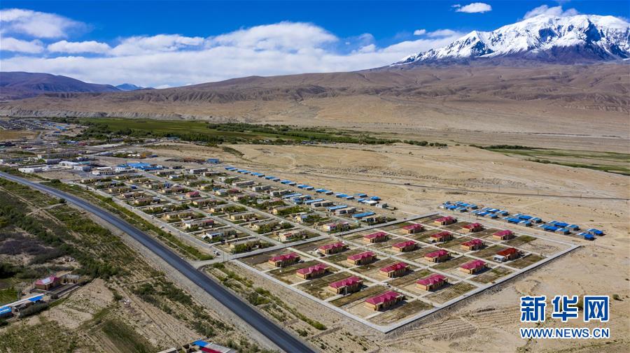 �����Aȫý�^�l���D�Ļ��ӣ���4��������ɽ�ϱ����V���l(f��)չ��ƪ��������(x��)��ƽͬ־����ĵ��h�����P(gu��n)���½������o(j��)��