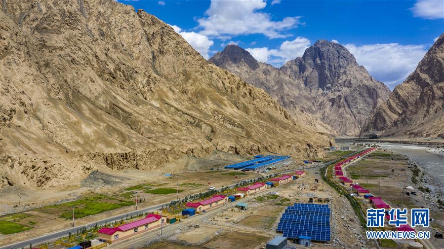 �����Aȫý�^�l���D�Ļ��ӣ���6��������ɽ�ϱ����V���l(f��)չ��ƪ��������(x��)��ƽͬ־����ĵ��h�����P(gu��n)���½������o(j��)��